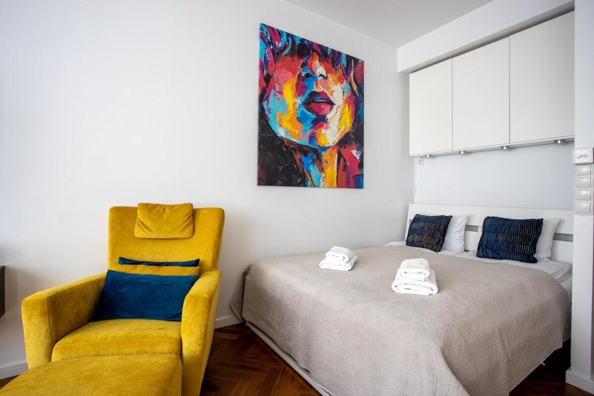 Apartament - Great Location- Apartment- - Zurawia