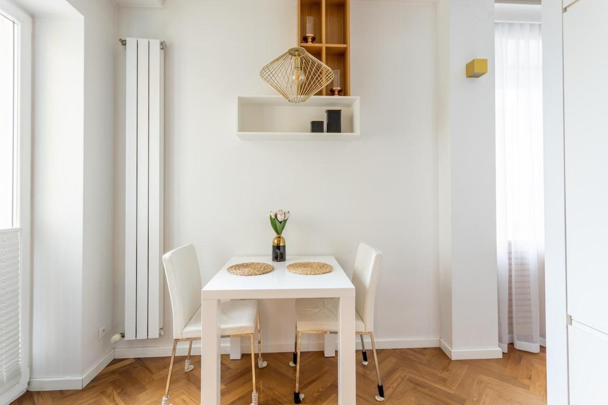 Apartament - Great Location- Apartment- - Zurawia Warszawa