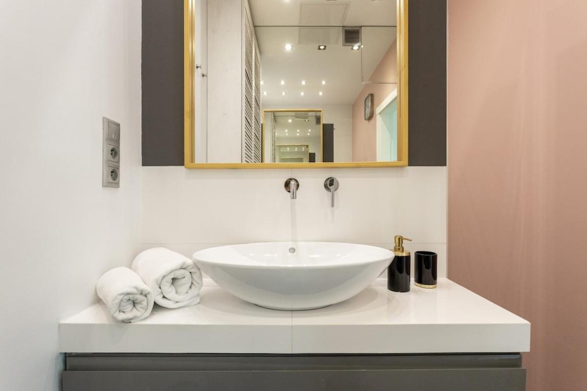 Apartament - Great Location- Apartment- - Zurawia *