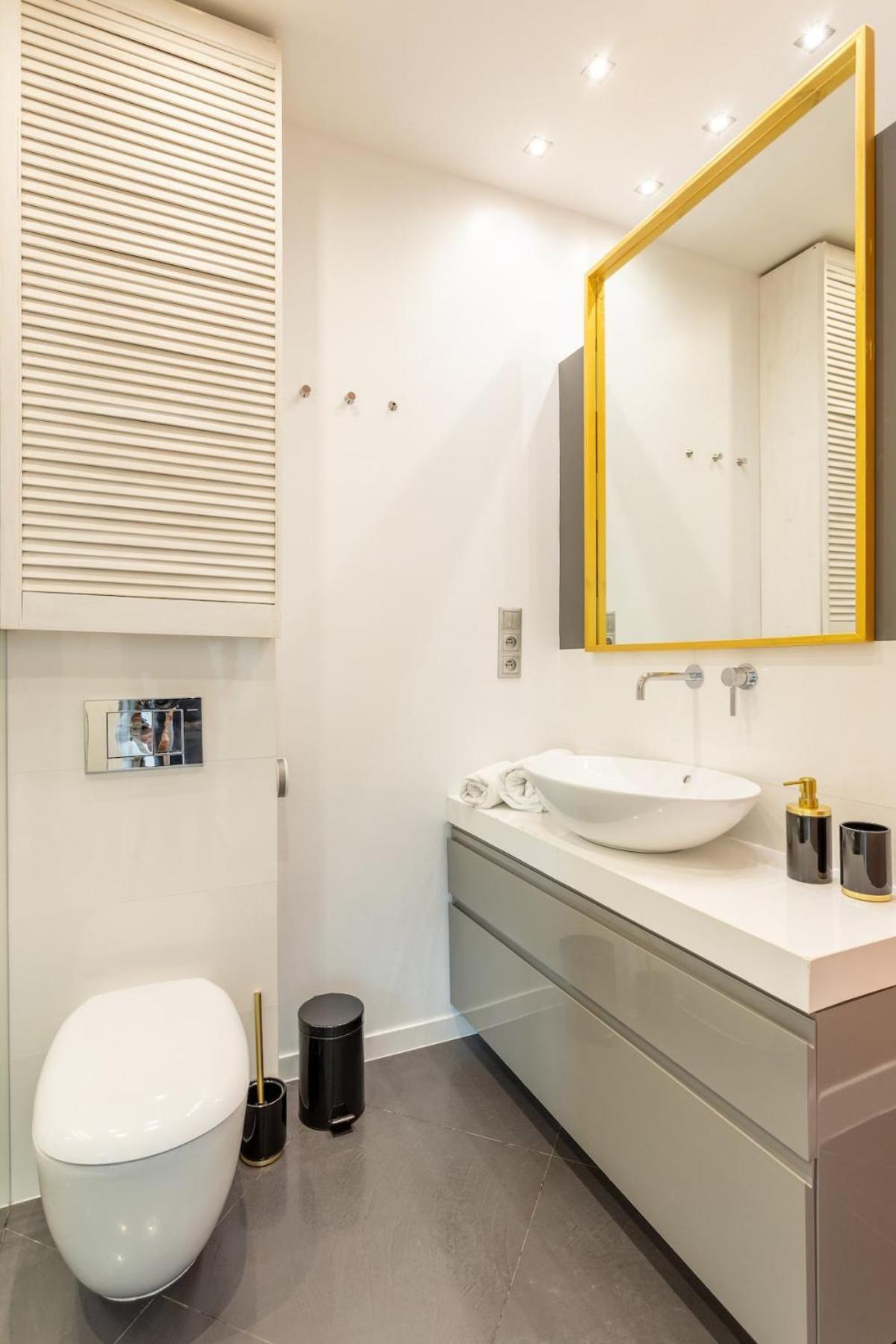 Apartament - Great Location- Apartment- - Zurawia